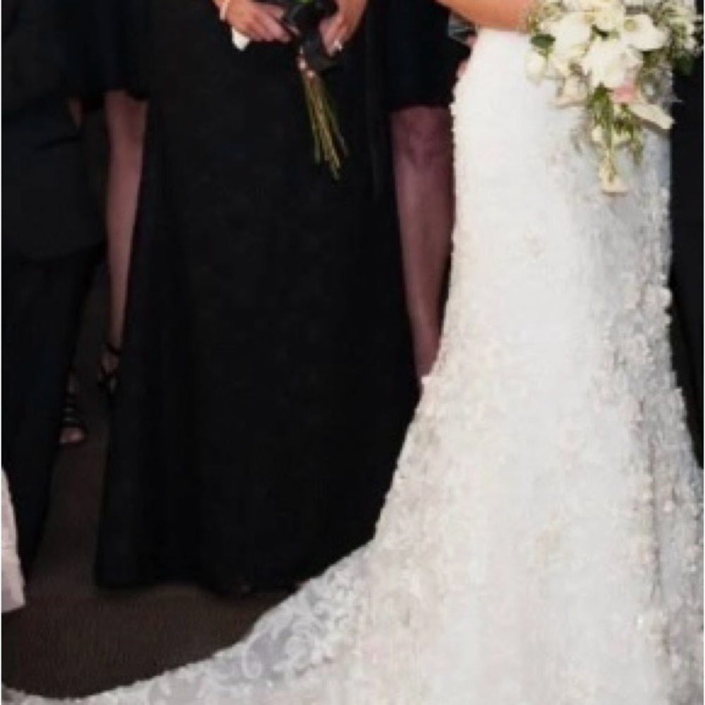 Ivory Floral Lace Wedding Gown - Picture 4 of 8
